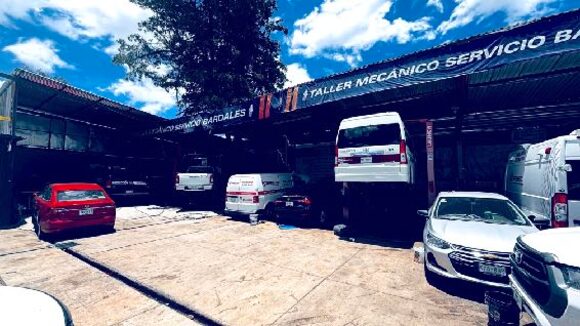 Patio techado — Servicio Bardales